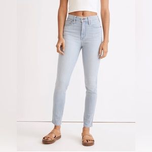 10" High-Rise Skinny Jeans in Longton Wash